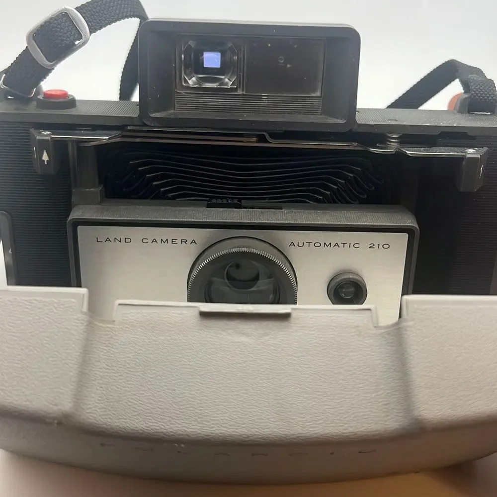 Polaroid model 210